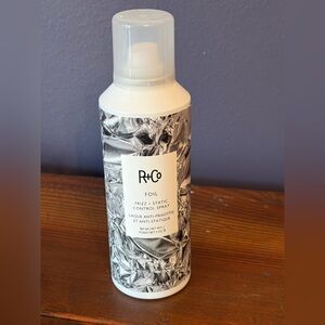 R+Co Foil Frizz + Static Control Spray — White
